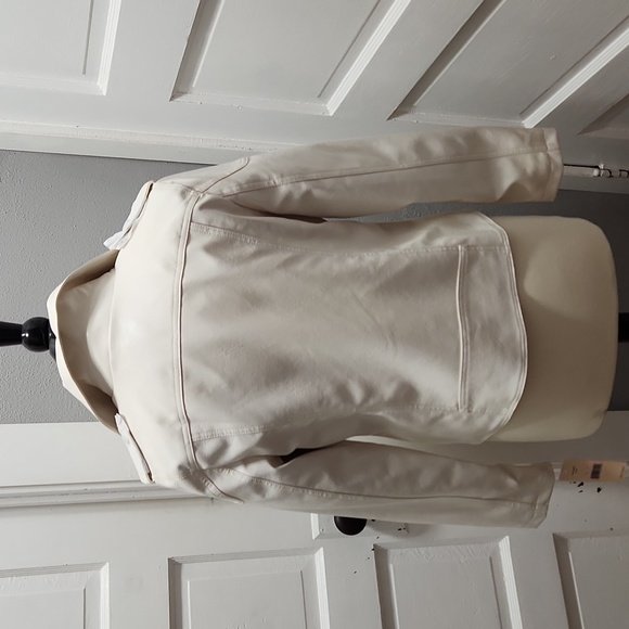 Jacket - Picture 4 of 11